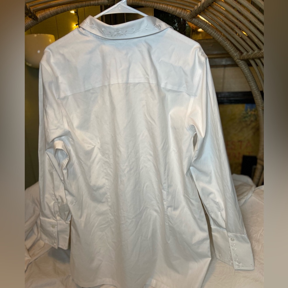 Coldwater Creek White Embroidered Button-Up Shirt - Picture 6 of 7